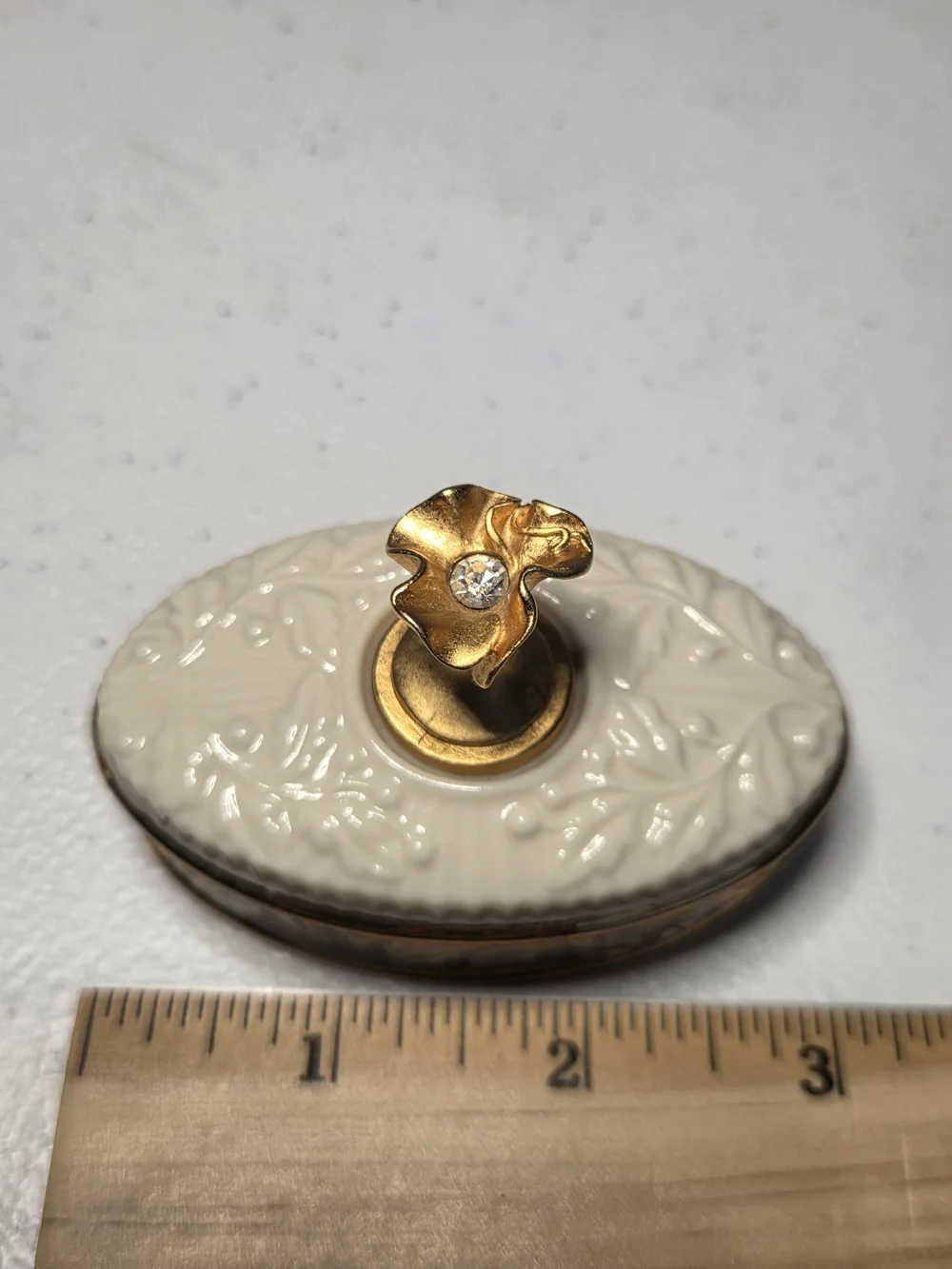 Lenox China Treasures Collection April Birthstone Trinket Box Ivory Gold
